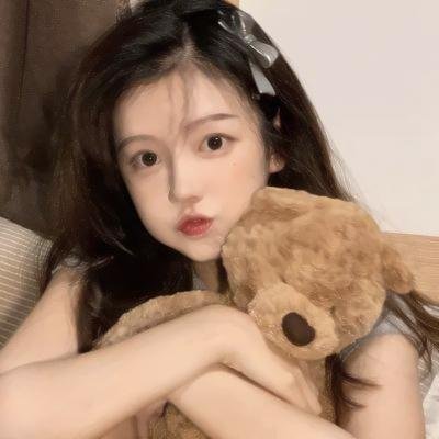 穿风信子蓝的少女